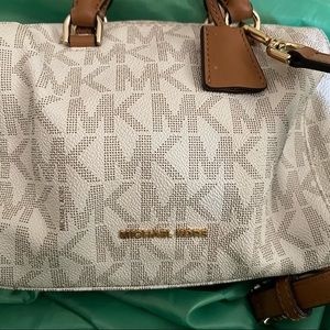 XS MK Kirby satchel